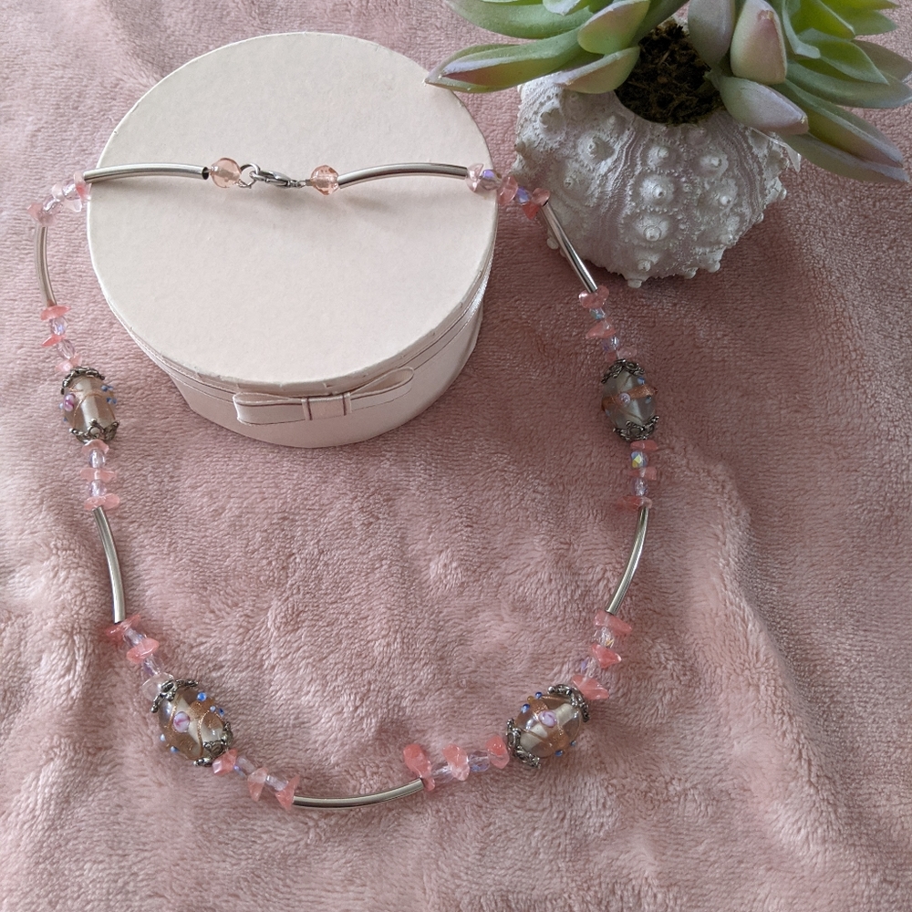 Glass beads necklace